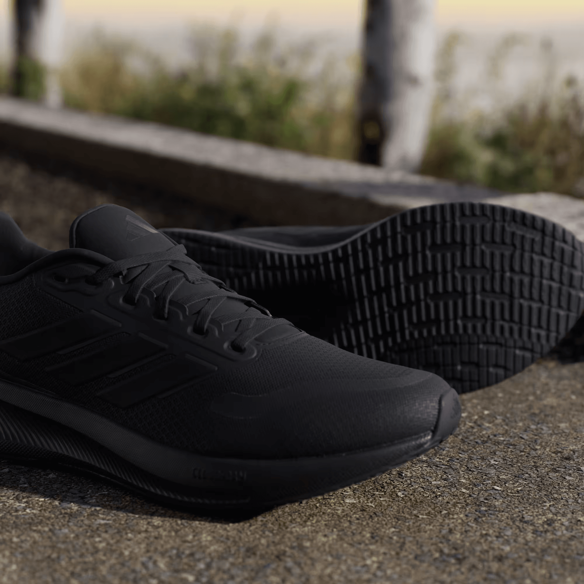 Runfalcon_5_Running_Shoes_Black_IE8812_HM9