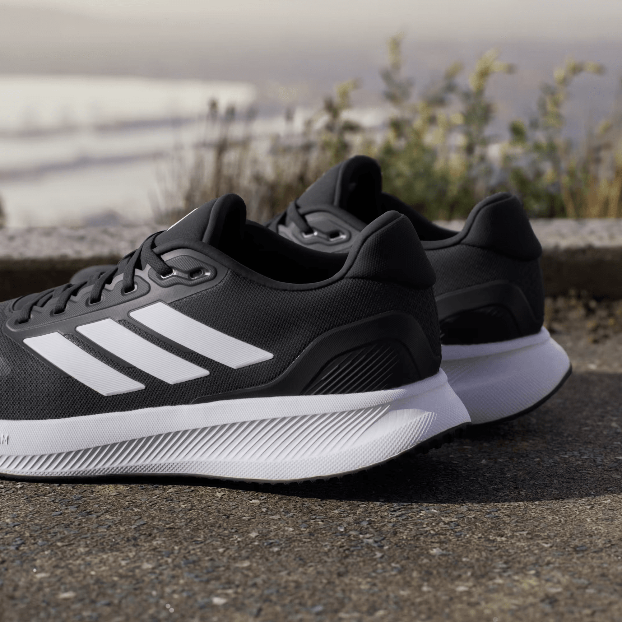 Runfalcon_5_Running_Shoes_Black_IH7758_HM10